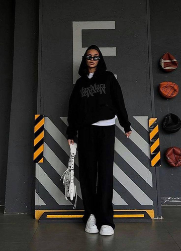 Топовий осінній костюмчик із щільної якісної тканини