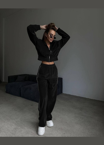 Плюшевий спортивний костюм