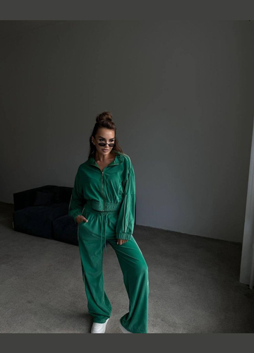 Плюшевий спортивний костюм